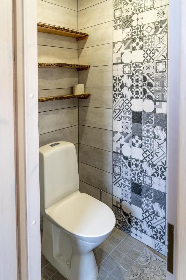Cosy Family Guesthouse With Sauna And Garden Kuressaare Extérieur photo